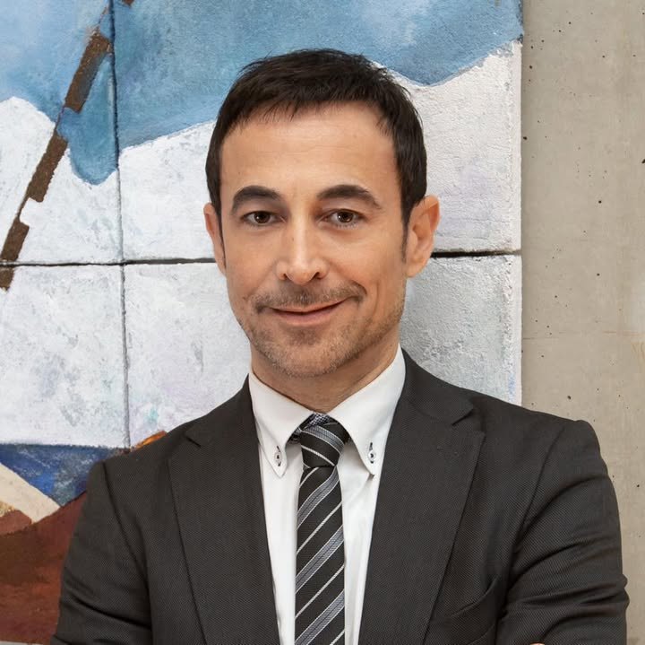 Ritratto di Gian Luca Cardarelli in giacca e cravatta